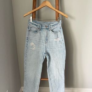 American Eagle High Rise 4S Boyfriend 90s Jeans